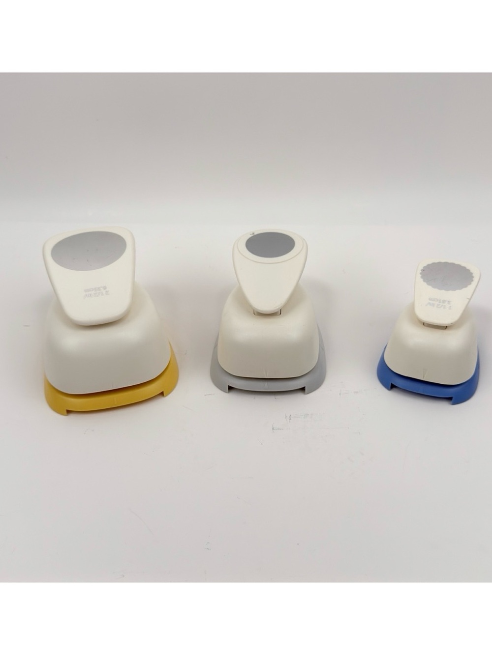 Recollections Paper Punch Lot of 3 Circle 2.5” 2” 1.5” Scallop Scrapbook